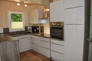 Kühlschrank, Ofen, Herdplatte, Geschirrspüler