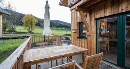 Amazing chalet with hot tub