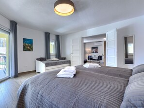 5 bedrooms, WiFi