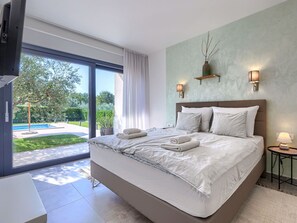 Furniture, Property, Building, Comfort, Azure, Interior Design, Lighting, Plant, Wood, Shade - Stunning private villa with WIFI, hot tub, private pool, A/C, TV, terrace and pets allowed (Umag)