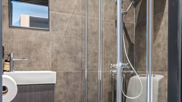 Standard Double Room | Bathroom