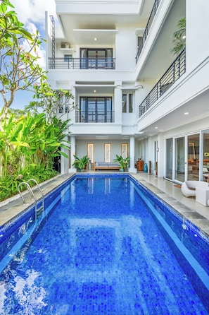 Indoor pool - D'Parama Villa (Jimbaran)