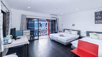 Down comforters, in-room safe, blackout drapes, free WiFi