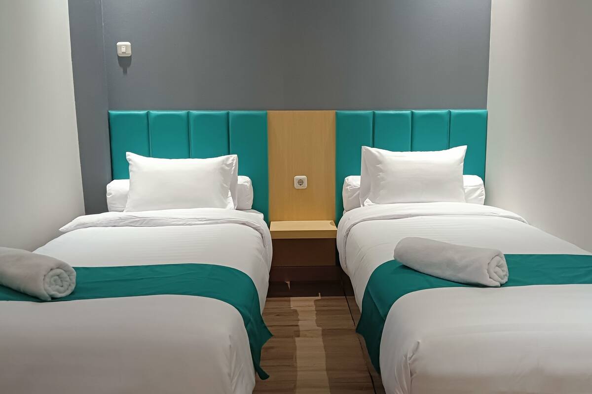 Superior Twin Room | Desk, laptop workspace, free WiFi