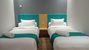 Superior Twin Room | Desk, laptop workspace, free WiFi