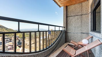 Double Room with Mountain View and Balcony | Balcony