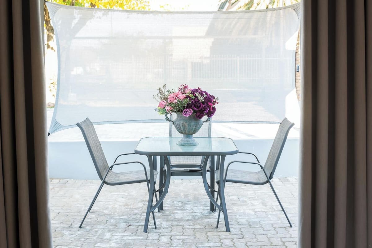 Luxury Cottage, Garden View | 1 bedroom, in-room safe, blackout curtains, iron/ironing board