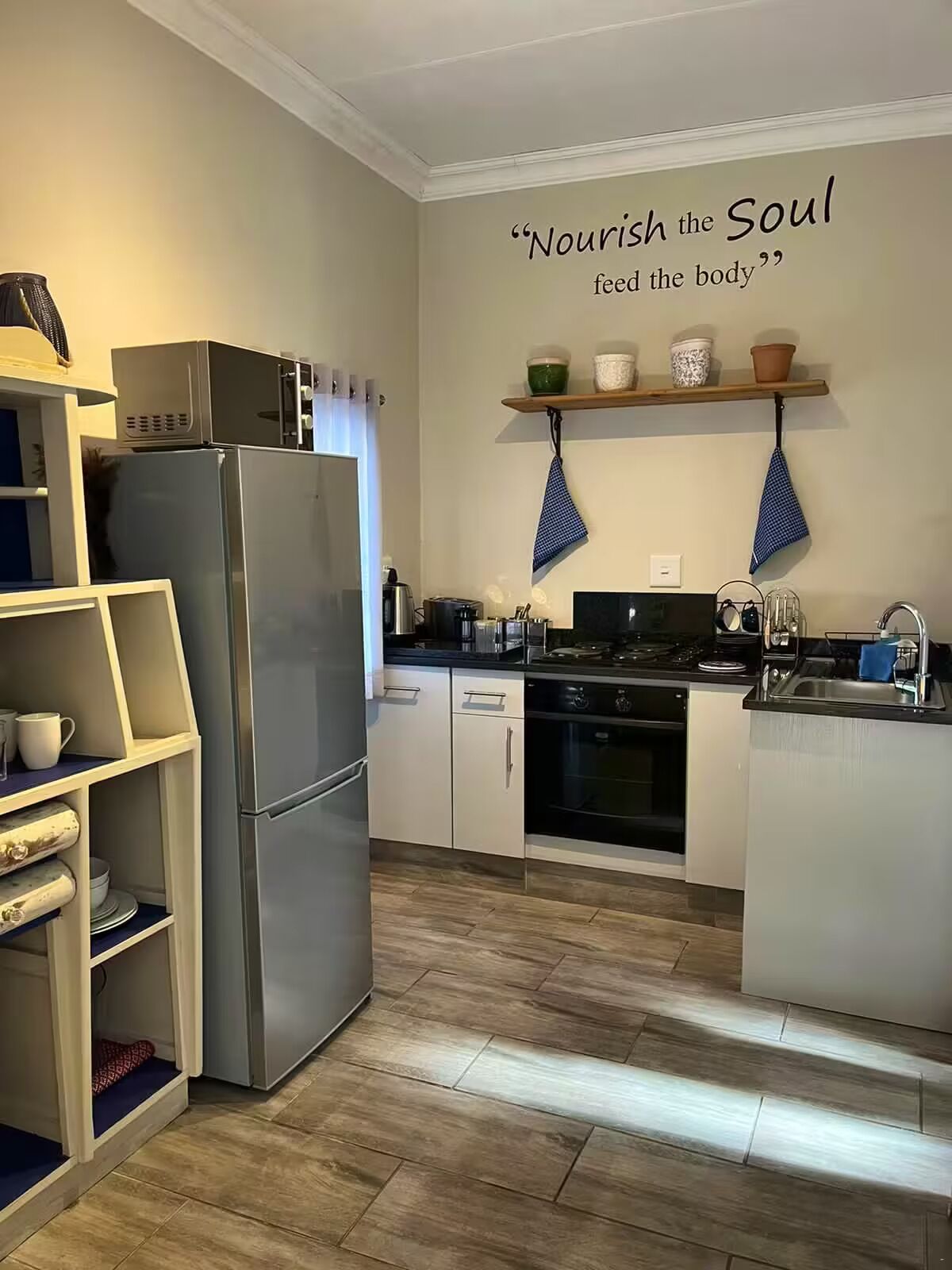 ดีลักซ์คอทเทจ, เตียงใหญ่ 1 เตียง, วิวสวนห ย่อม | ครัวส่วนตัว | กาต้มน้ำไฟฟ้า