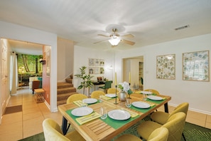 Table setup for the dining area - Centrally Located 6BD Home - BBQ - 5 Mins to FSU (Tallahassee)