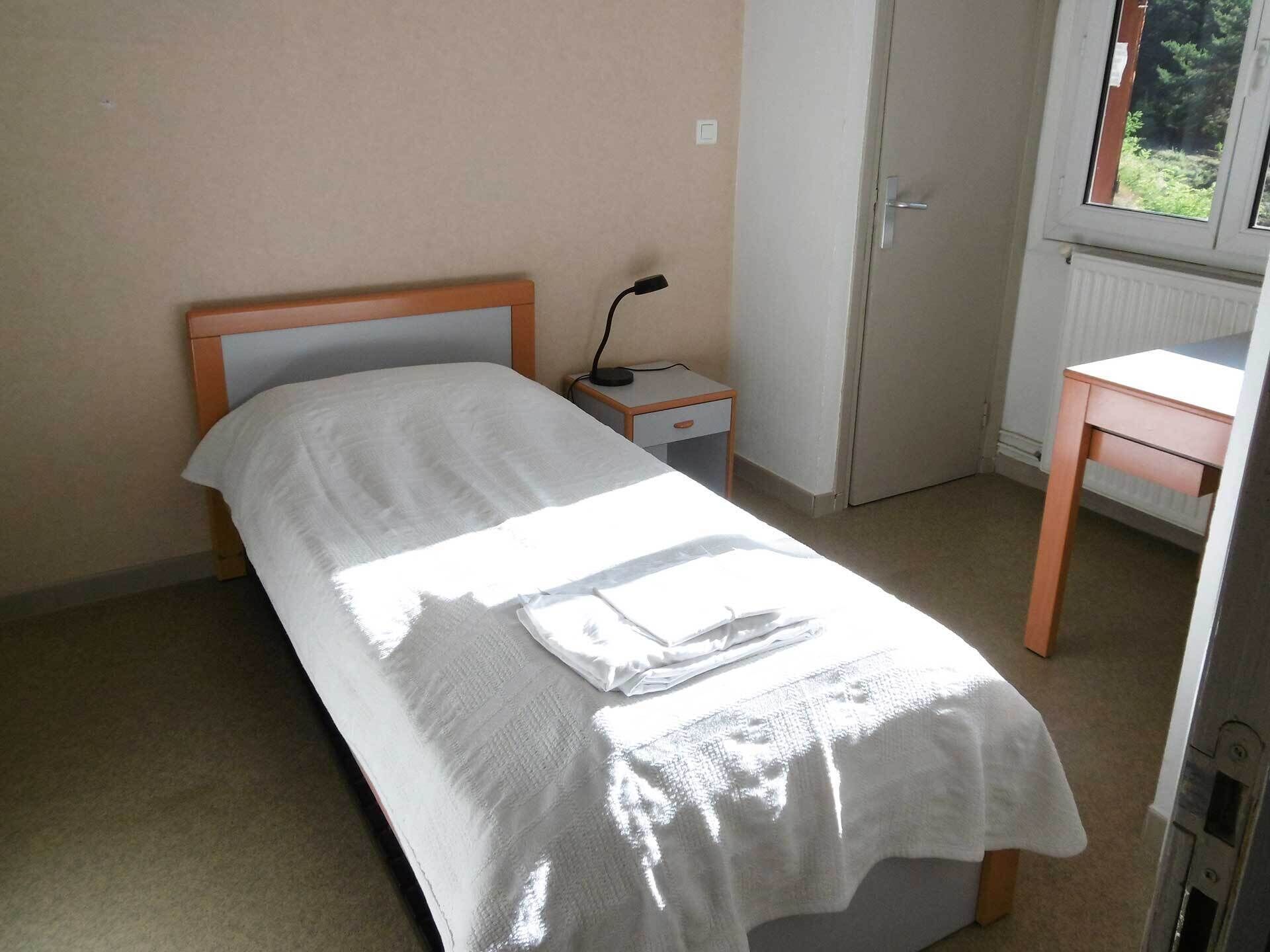 Single Room with Ensuite Bathroom | Skrivebord, lydisolert, wi-fi (inkludert) og sengetøy