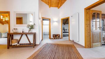 5 Schlafzimmer, Bügeleisen/Bügelbrett, Reisekinderbett, kostenloses WLAN