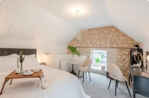 Hus | 1 soverom, skrivebord, strykejern/-brett og wi-fi (inkludert)