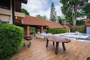 Villa, 5 chambres, accès piscine, vue montagne | Coin séjour