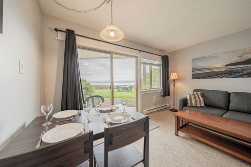 #219 Lower Beach View Suite at Shorewater Resort, Qualicum Beach