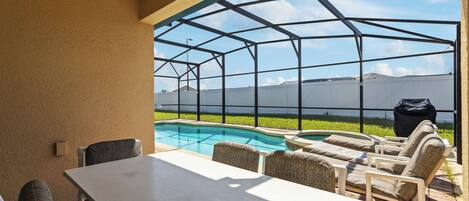 Piscine extérieure, piscine chauffée