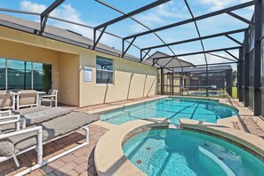 Piscine extérieure, piscine chauffée