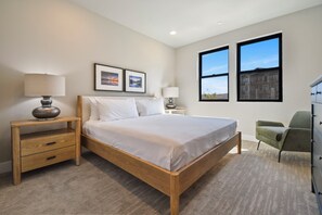 3 bedrooms, iron/ironing board, free WiFi, bed sheets - Book for Holidays! New Condo with Garage Parking! Close to Deer Valley Skiing! (Heber City)