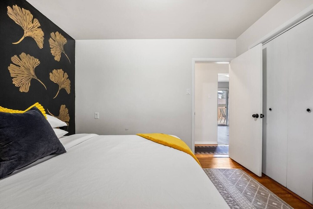 Peaceful 3Bed Retreat Near Shopping & Nature Calgary Vrbo