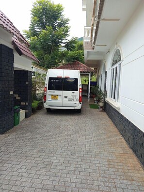 ด้านหน้าที่พัก