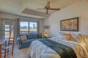 3 bedrooms, travel cot, free WiFi, bed sheets