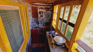 Deluxe Double Room, Mountain View | Private kitchen | Stovetop, dishwasher, cookware/dishes/utensils - Vally View Homestay (Sainj)