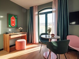 Grand-Studio, Terrasse | Hochwertige Bettwaren, Zimmersafe, laptopgeeigneter Arbeitsplatz