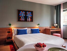 Estúdio superluxo, cozinha americana | Roupas de cama premium, cofres nos quartos