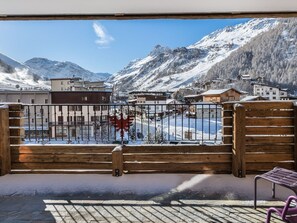 Property grounds - Val d'Isère: Modern, authentic apartment, 8 people, pets (Val-d'Isère)