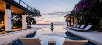 Spacious 4-bedroom villa by the sea in Benoa bay - Nusa Dua 