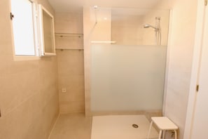 Towels, toilet paper - Duplex "Los Jardines" next to the Alteano Old Town. (Altea)