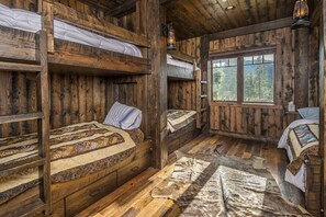 4 Schlafzimmer, Bügeleisen/Bügelbrett, kostenloses WLAN, Bettwäsche