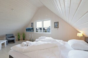 4 bedrooms, travel cot, free WiFi