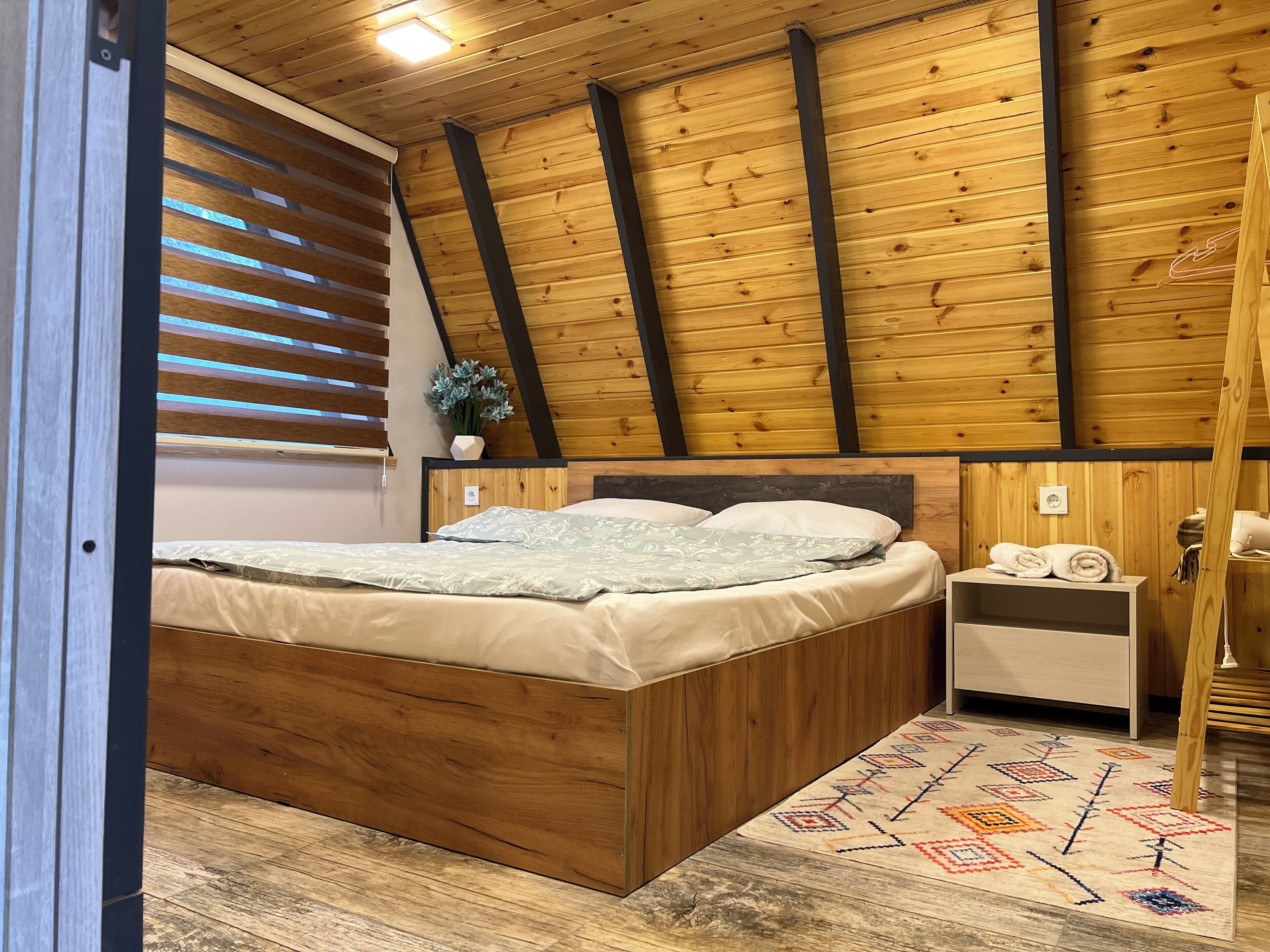 2 soverom, strykejern/-brett, wi-fi og sengetøy