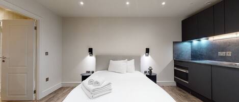 1 slaapkamer, een strijkplank/strijkijzer, reisbedje, gratis wifi