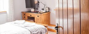 Double Room, Ensuite (Tirpentwys)