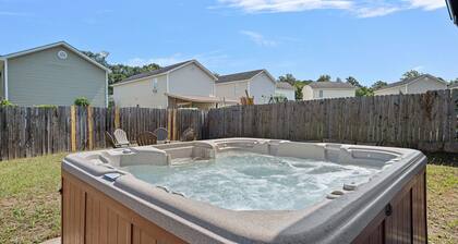 Cozy 4BR Home Near Uptown -King Bed- Jacuzzi