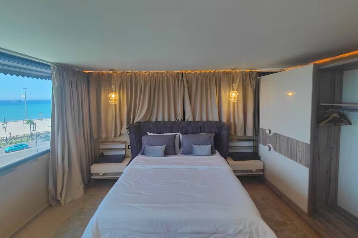 Luxury Suite | In-room safe, desk, laptop workspace, iron/ironing board (on request)