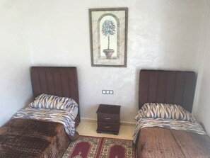 2 habitaciones, escritorio, wifi gratis y ropa de cama 