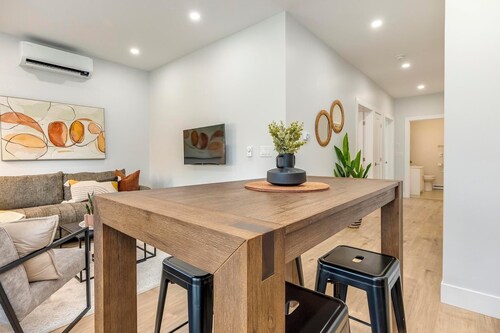 Exquisite Honeygold Apartment-2 Bedrooms