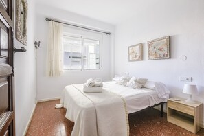 2 bedrooms, iron/ironing board, free WiFi, bed sheets - A&N California (Torre del Mar)