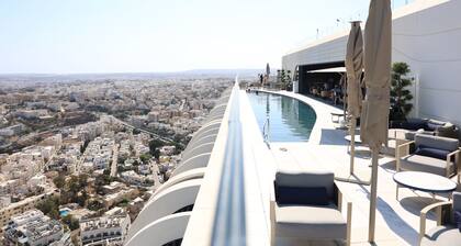 Luxury High Floor Suite Mercury Towers