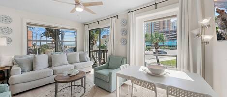 特色公寓客房, 3 間臥室, 非吸煙房, 陽台 | 房內用餐區