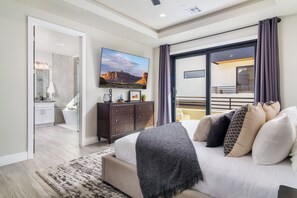 3 bedrooms, iron/ironing board, free WiFi, bed sheets - Pecan Valley Paradise  (Hurricane)