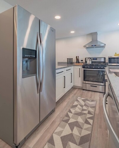 This house is a 3 bedroom(s), 2 bathrooms, located in Marion, IN.