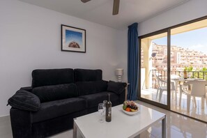TV - Castle Harbour 35 - Two Bed (Los Cristianos)