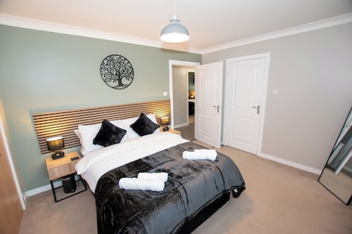 Bathgate Penthouse near Edinburgh