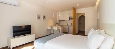 1 bedroom, minibar, in-room safe, desk