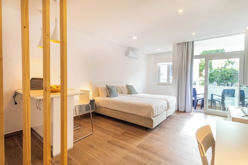 The Navigator - Ocean Heights