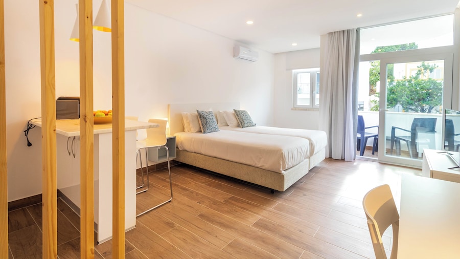 The Navigator - Ocean Heights