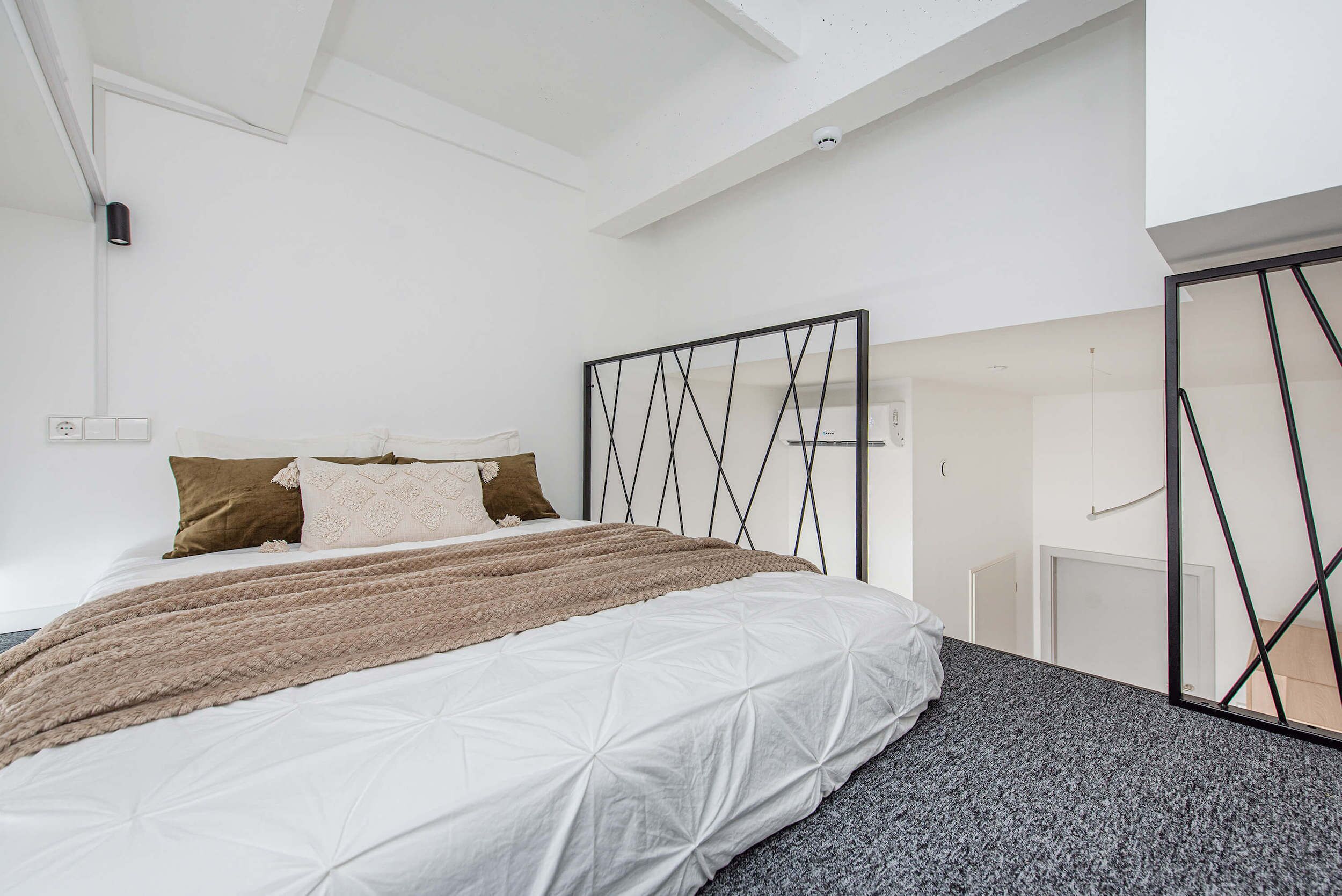 1 habitación, tabla de planchar con plancha, wifi y ropa de cama 